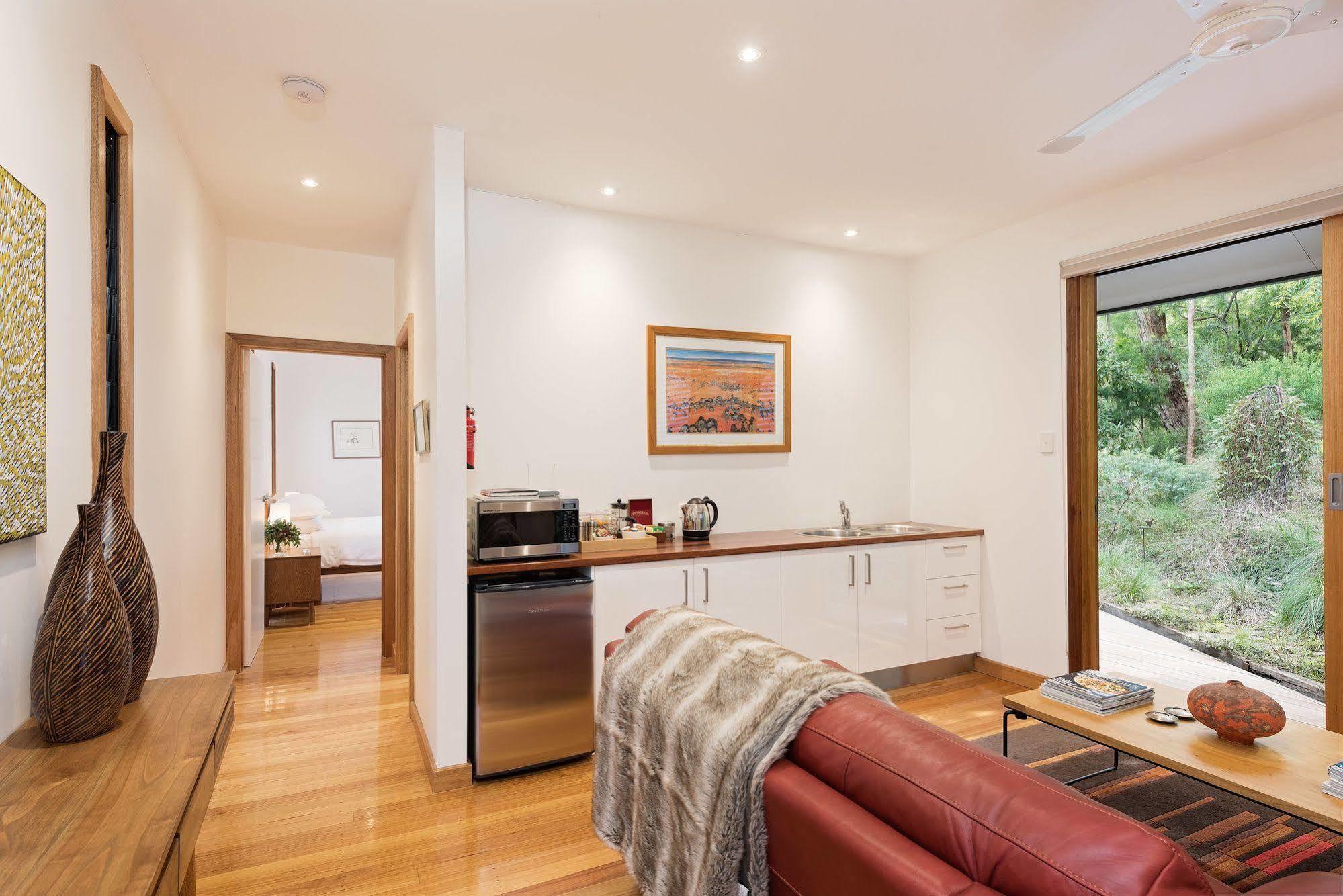 Cladich Pavilions Bed And Breakfast Aldgate エクステリア 写真