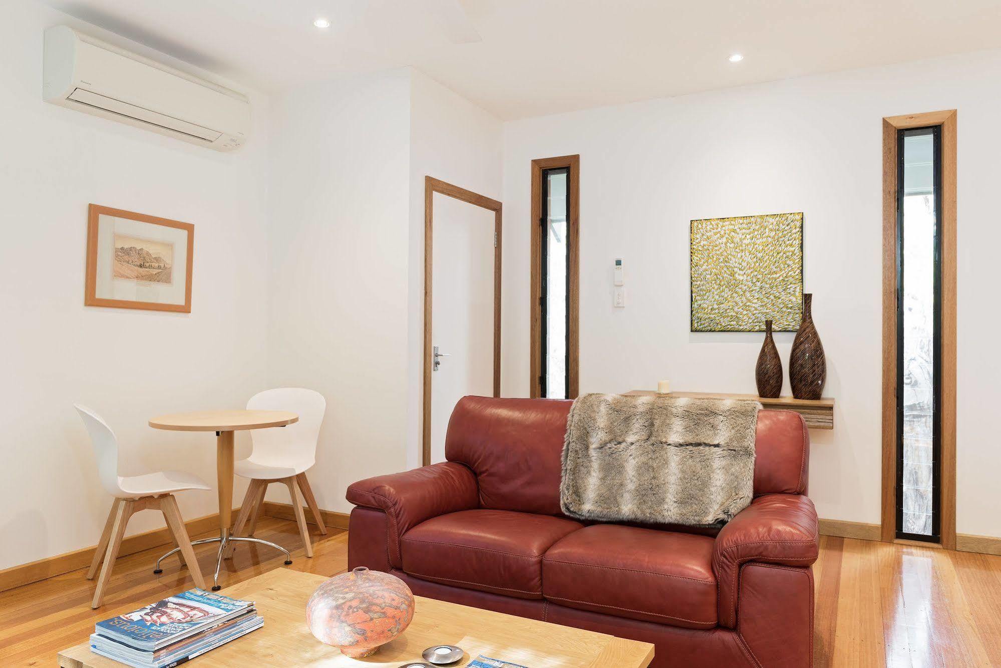 Cladich Pavilions Bed And Breakfast Aldgate エクステリア 写真